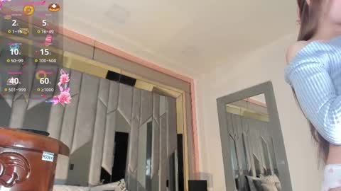 Snapshot of avril_naughty chatting on 03-12-25, 05:35 AVRIL online show from 03-12-25, 05:35