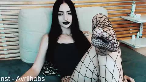 Avril online show from 11-07-25, 06:24