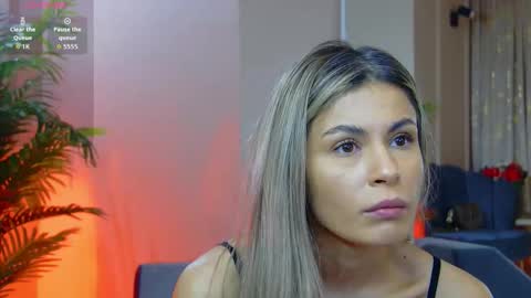 AVRILL CYRUX online show from 12-17-25, 07:36