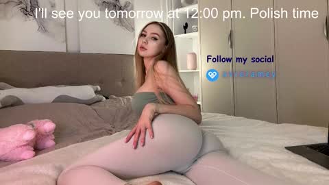 Avrora online show from 02-11-25, 09:25