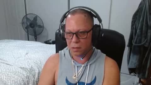 Snapshot of axel264 chatting on 02-04-26, 05:24 Alex online show from 02-04-26, 05:24