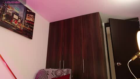 Independiente Model online show from 04-15-26, 01:18