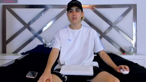 Snapshot of axel_cifer chatting on 01-24-25, 07:07 Axel cifer online show from 01-24-25, 07:07