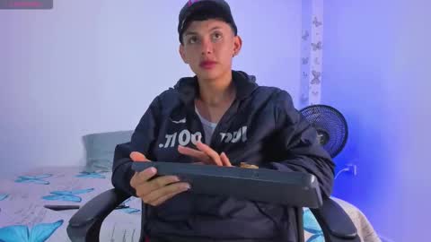 AXEL online show from 10-18-25, 11:33