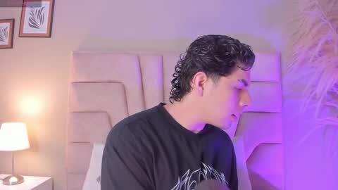 Snapshot of axel_creed chatting on 02-09-26, 11:14 Yooung King online show from 02-09-26, 11:14