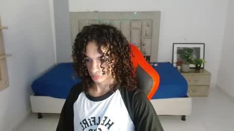 Axel online show from 12-18-25, 11:44