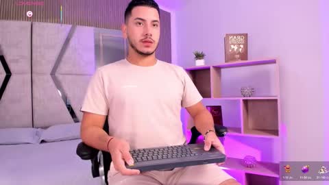 axel_grey_ online show from 01-16-26, 12:20