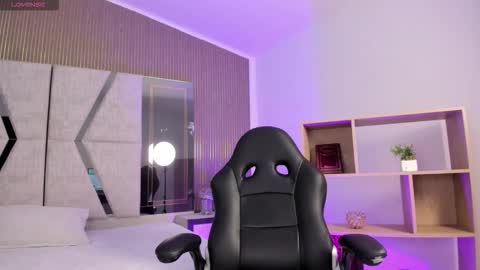axel_grey_ online show from 02-23-26, 12:57