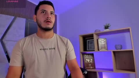Snapshot of axel_grey_ chatting on 04-18-26, 12:31 axel_grey_ online show from 04-18-26, 12:31