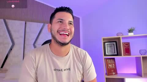 Snapshot of axel_grey_ chatting on 04-18-26, 07:07 axel_grey_ online show from 04-18-26, 07:07