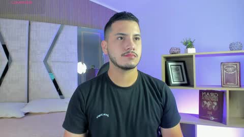 Snapshot of axel_grey_ chatting on 04-28-26, 12:32 axel_grey_ online show from 04-28-26, 12:32