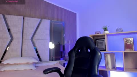 Snapshot of axel_grey_ chatting on 05-02-26, 12:43 axel_grey_ online show from 05-02-26, 12:43