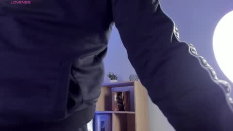 Snapshot of axel_grey_ chatting on 05-04-26, 12:45 axel_grey_ online show from 05-04-26, 12:45