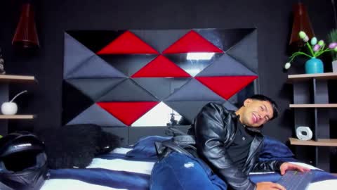 Snapshot of axel_hendrick chatting on 02-12-26, 11:27 axel_hendrick online show from 02-12-26, 11:27