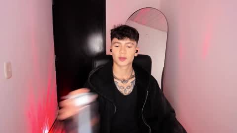 Axel online show from 12-18-25, 06:30