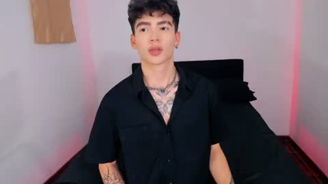 Axel online show from 07-27-26, 10:39