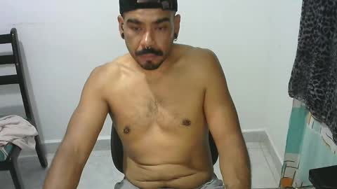 Snapshot of axel_mason chatting on 01-31-25, 05:19 Axel online show from 01-31-25, 05:19