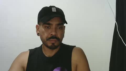 Snapshot of axel_mason chatting on 02-02-25, 04:05 Axel online show from 02-02-25, 04:05