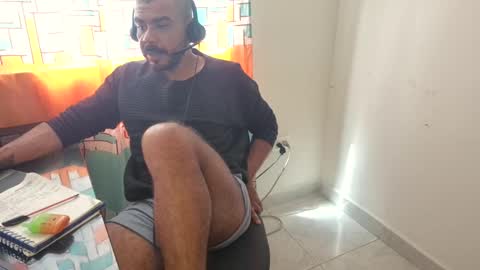 Snapshot of axel_mason chatting on 11-19-25, 05:46 Axel online show from 11-19-25, 05:46