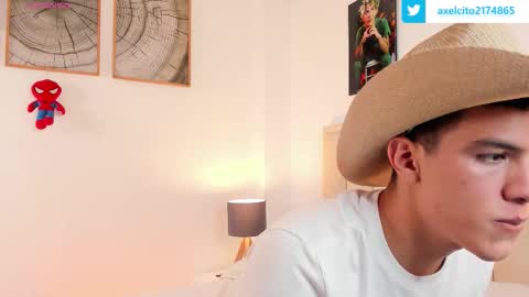 axel slim online show from 10-12-25, 03:27