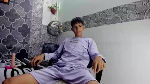 Snapshot of axel_strongx18 chatting on 02-06-26, 02:31 axel_strongx18 online show from 02-06-26, 02:31