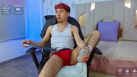 Snapshot of axel_tay1 chatting on 09-25-25, 03:54 AXEL online show from 09-25-25, 03:54