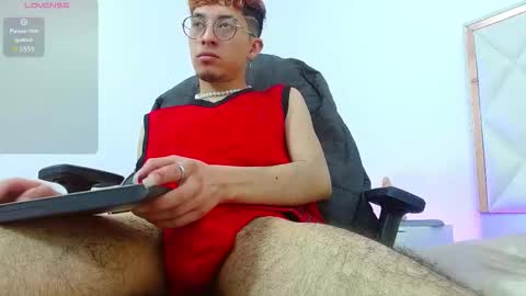 Snapshot of axel_tay1 chatting on 10-15-25, 04:12 AXEL online show from 10-15-25, 04:12