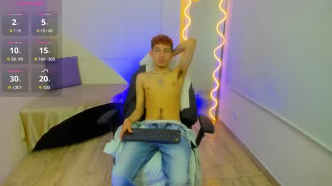 Snapshot of axel_tay1 chatting on 10-17-25, 03:31 AXEL online show from 10-17-25, 03:31