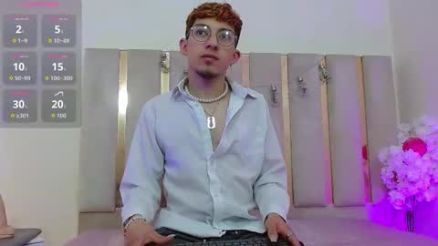 Snapshot of axel_tay1 chatting on 10-21-25, 03:51 AXEL online show from 10-21-25, 03:51