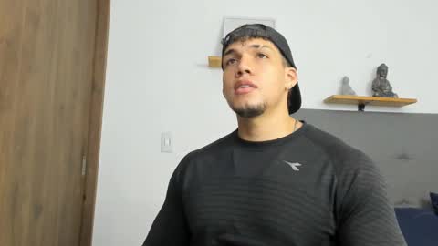 INDEPENDENT MODEL  online show from 10-01-25, 04:29