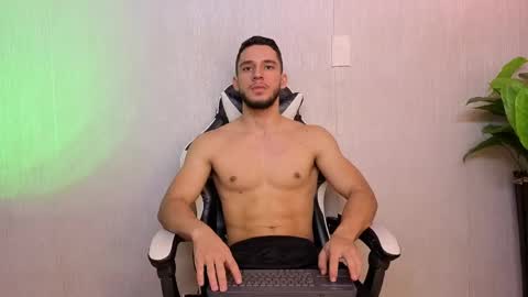 Snapshot of axel_tone chatting on 05-22-26, 03:28 Axel online show from 05-22-26, 03:28