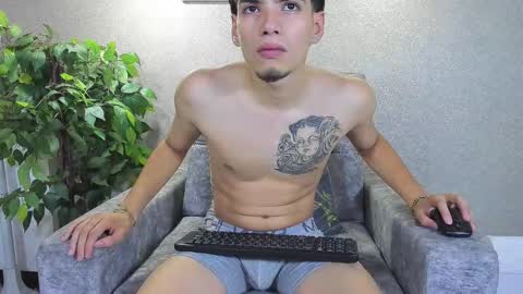 axel  online show from 11-14-25, 03:49