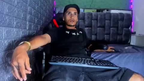 Axell Cross2 online show from 10-20-25, 06:30