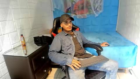 Axell Cross2 online show from 10-26-25, 02:45