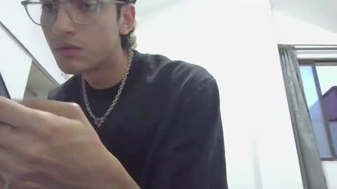 Axel  online show from 02-02-25, 11:11