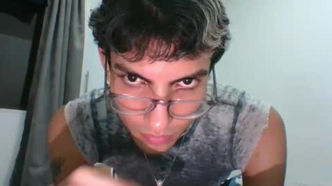 Axel  online show from 02-14-25, 02:07