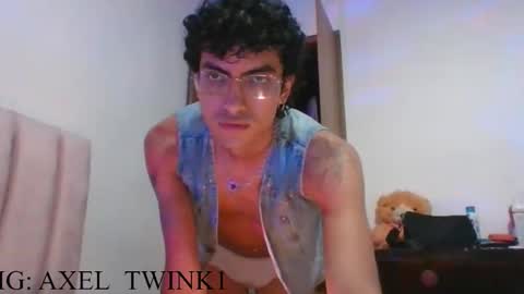 Axel  online show from 11-03-25, 02:13