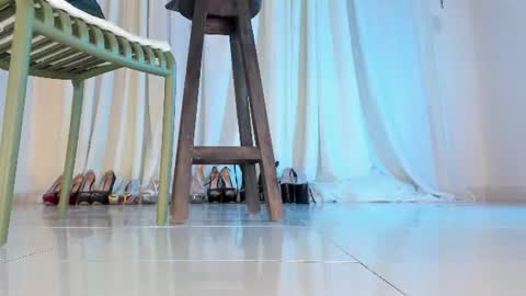 Snapshot of axellcollins chatting on 06-18-26, 07:07 im your little femboy ALEX online show from 06-18-26, 07:07