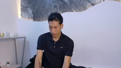 Snapshot of axsus_ chatting on 07-31-26, 08:41 x online show from 07-31-26, 08:41