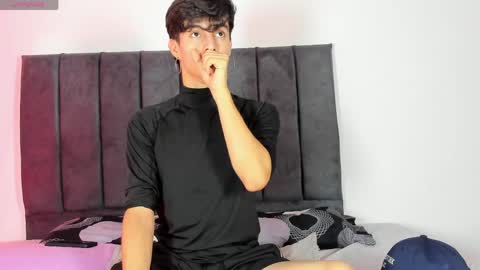 Axxxel  online show from 04-16-26, 01:50