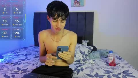 Snapshot of axxxel_twink chatting on 06-09-26, 03:18 Axxxel online show from 06-09-26, 03:18