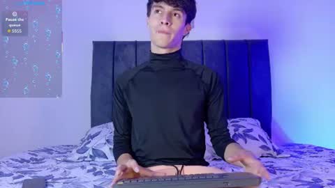 Snapshot of axxxel_twink chatting on 06-14-26, 02:46 Axxxel online show from 06-14-26, 02:46