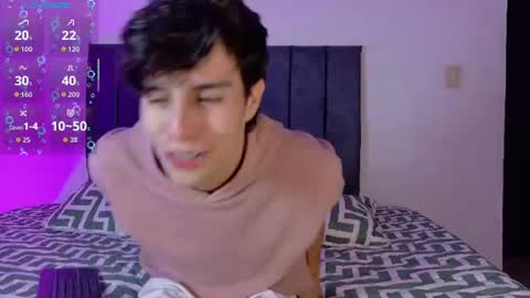 Snapshot of axxxel_twink chatting on 07-12-26, 02:13 Axxxel online show from 07-12-26, 02:13