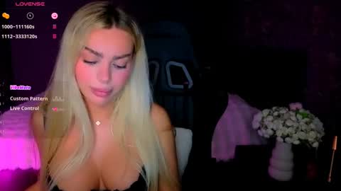 Snapshot of ayla_demir chatting on 06-27-26, 08:14 Ayla Demir online show from 06-27-26, 08:14