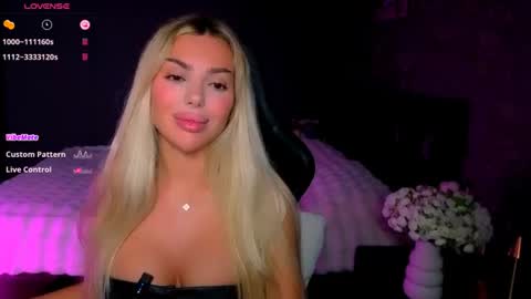 Snapshot of ayla_demir chatting on 07-12-26, 08:00 Ayla Demir online show from 07-12-26, 08:00