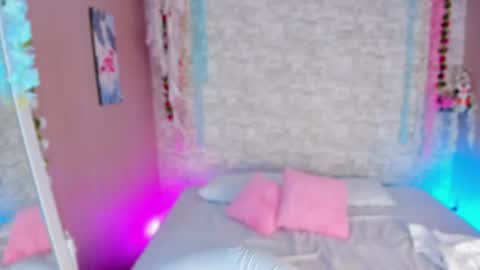 Snapshot of ayla_lux chatting on 07-20-26, 04:27 Ayla online show from 07-20-26, 04:27