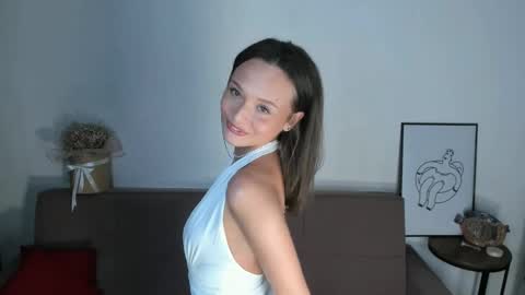 Snapshot of ayladrew chatting on 02-13-25, 12:11 Hi my names Eva 3 online show from 02-13-25, 12:11