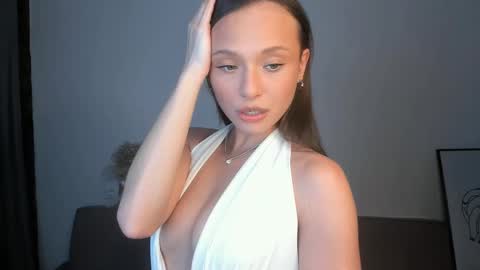 Snapshot of ayladrew chatting on 02-23-25, 12:27 Hi my names Eva 3 online show from 02-23-25, 12:27