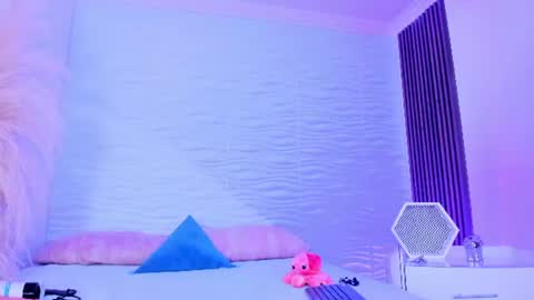 aylinlove_ online show from 07-05-26, 11:28