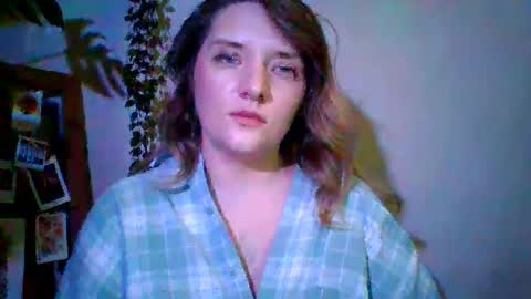 Snapshot of ayrix chatting on 09-11-25, 08:20 ayrix online show from 09-11-25, 08:20